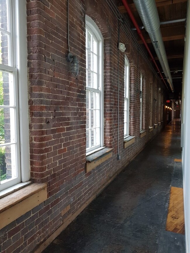 Building Photo - Available NOW- 1-Bd/1Ba in Werthan Lofts