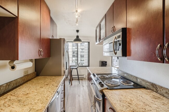 Building Photo - 1105 Spring St