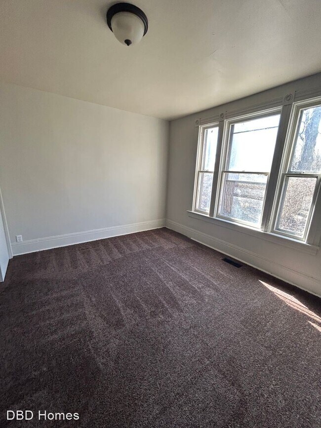 Building Photo - 2 br, 1 bath House - 702 Saint Marys Ave.