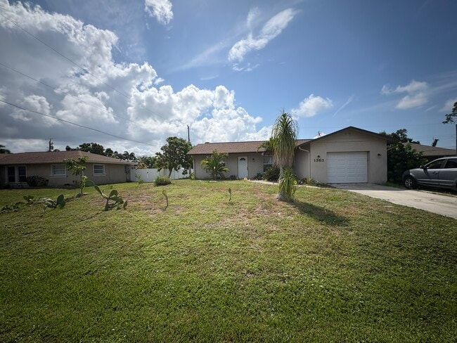 Building Photo - 1383 Tinamou Rd
