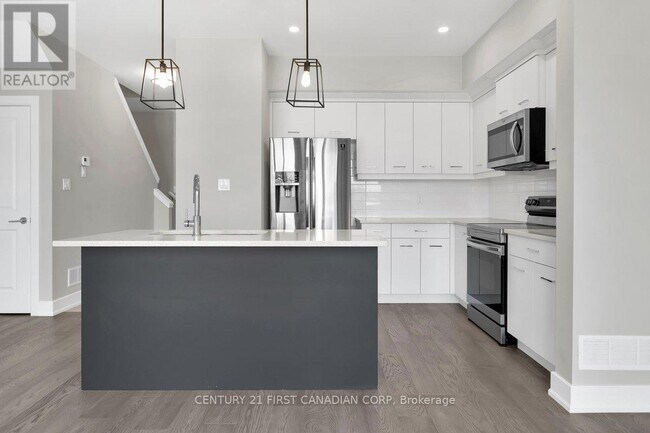 Building Photo - 601 Lions Park Dr