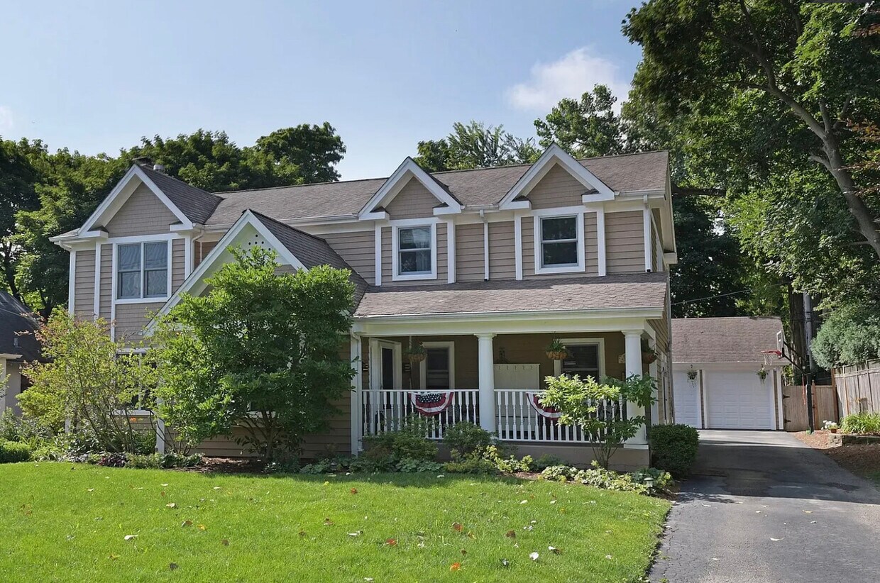 Primary Photo - 315 Scott St