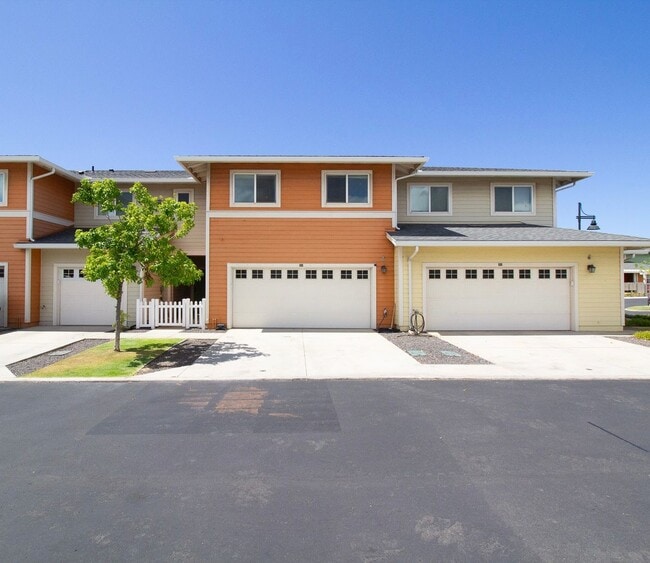 3BD/2.5BA/Townhome with Private Patio and ... - 3BD/2.5BA/Townhome with Private Patio and ...