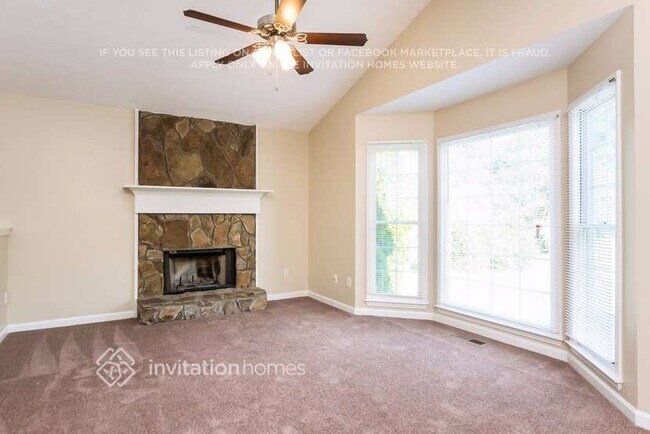 Foto del edificio - 92 Indian Trail Dr