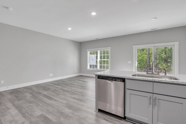 Building Photo - 105 Sherwood Ct
