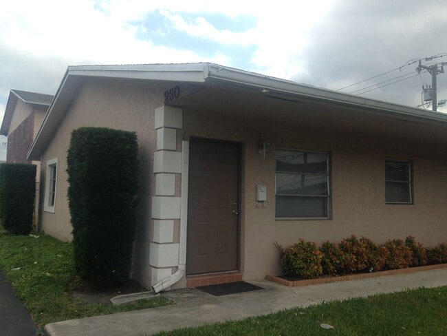 Photo - 230 NE 40th St House