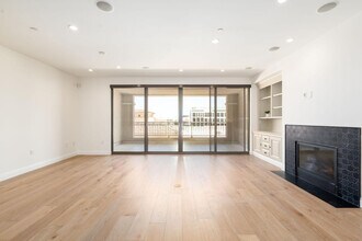 Building Photo - 7181 E Camelback Rd