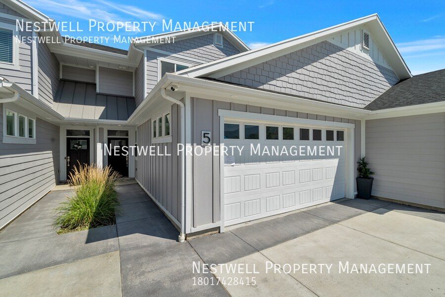 Beautiful 5bed Townhome in Centerville Townhome Rentals in