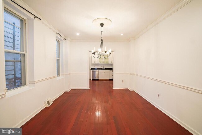 Building Photo - 1338 S 16th St