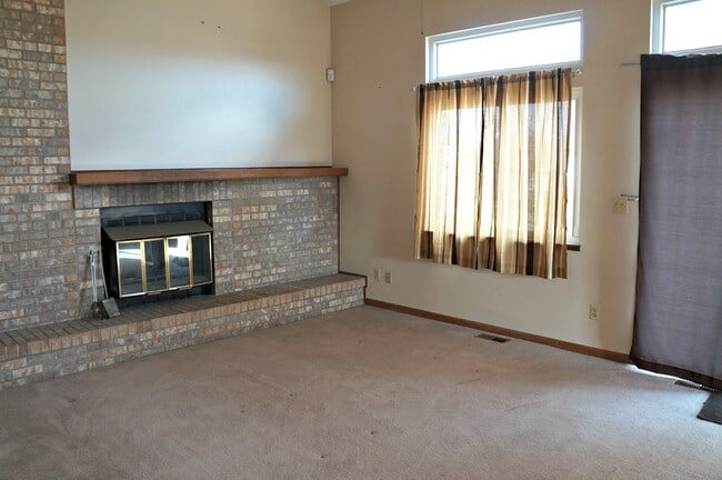 Building Photo - 7565 Hickorywood Dr