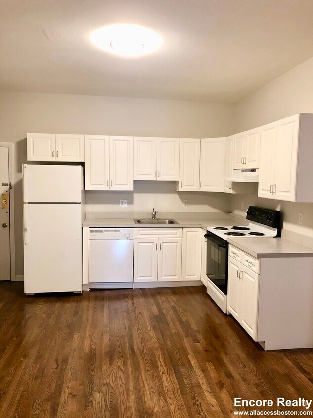 Foto principal - 121 Longwood Ave