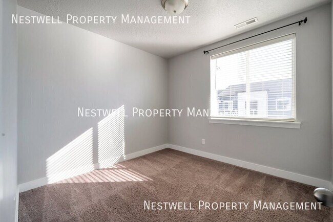 Building Photo - 762 N 260 W