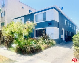 Building Photo - 853 N Hudson Ave