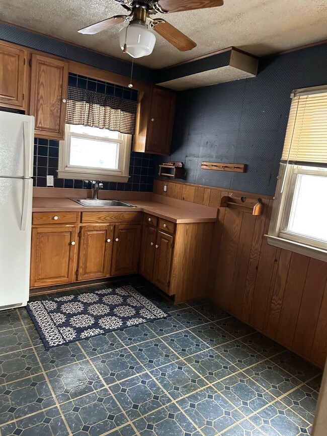 Foto del edificio - 3340 Dudley St