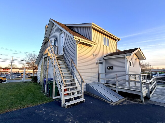 Building Photo - 12 Clark Ln