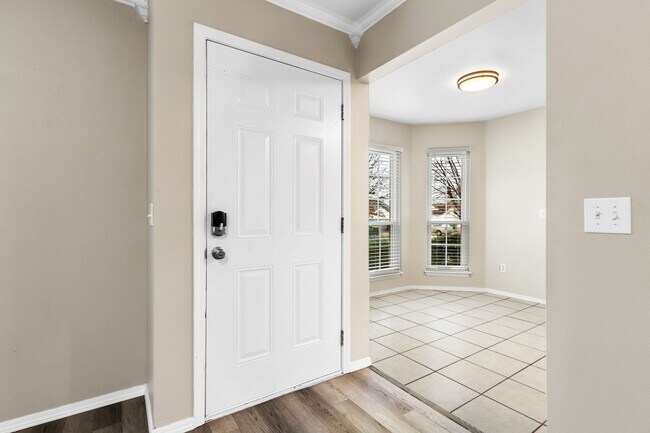 Foto del edificio - Completely Renovated Springdale Home - Clo...