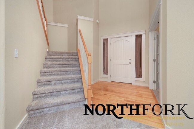 Building Photo - Stunning Meridian Home