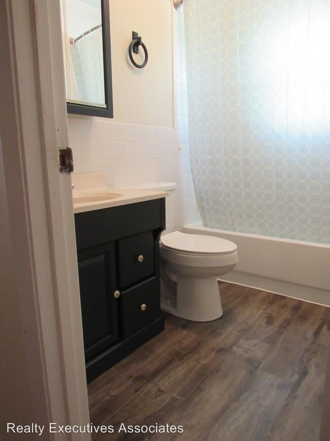 Foto del edificio - 3 br, 1 bath House - 1856 Mentor Road