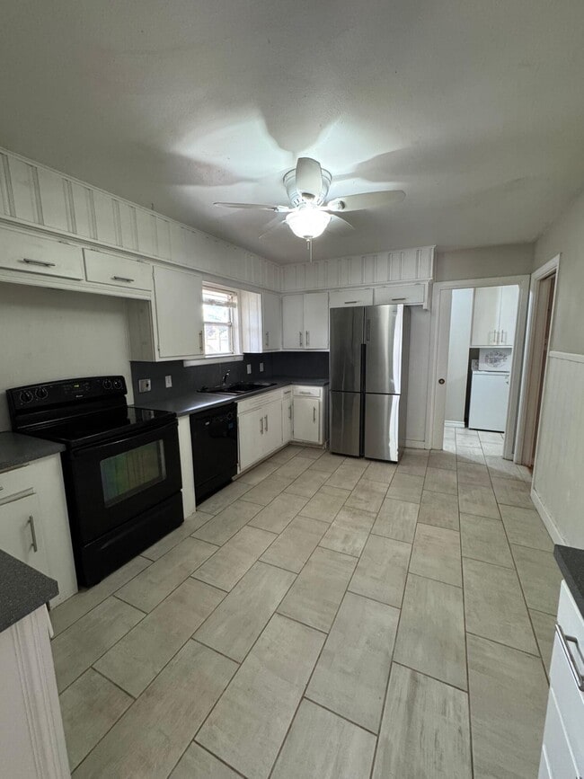 Building Photo - 2801 20th St