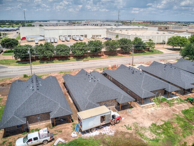 Foto del edificio - Stylish & Spacious 3-Bedroom Duplex in North Oklahoma City