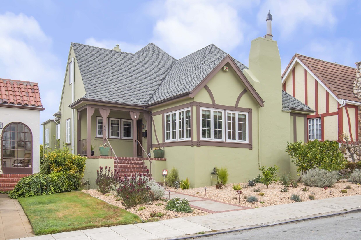 Primary Photo - 44 Aptos Ave