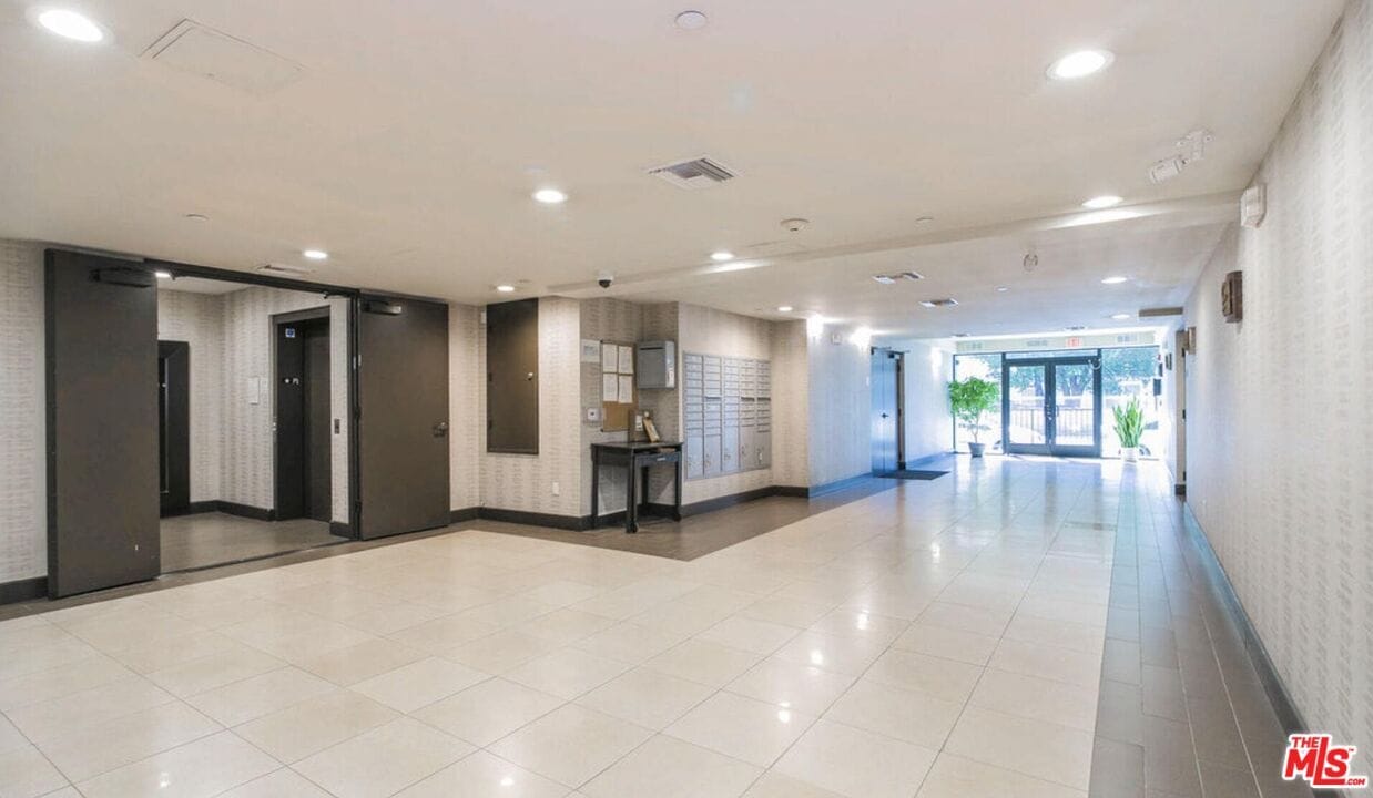 Foto del edificio - 848 Irolo St