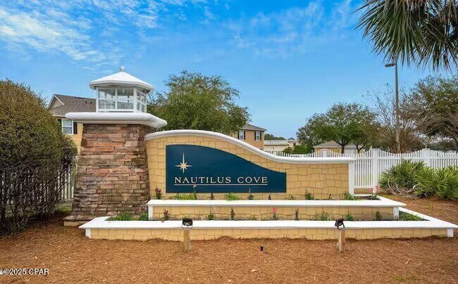 Foto del edificio - 506 Lighthouse Rd