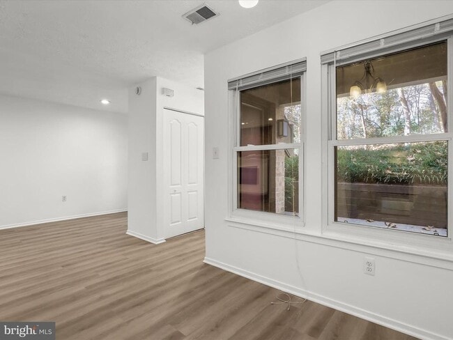 Foto del edificio - 7517 Weather Worn Way