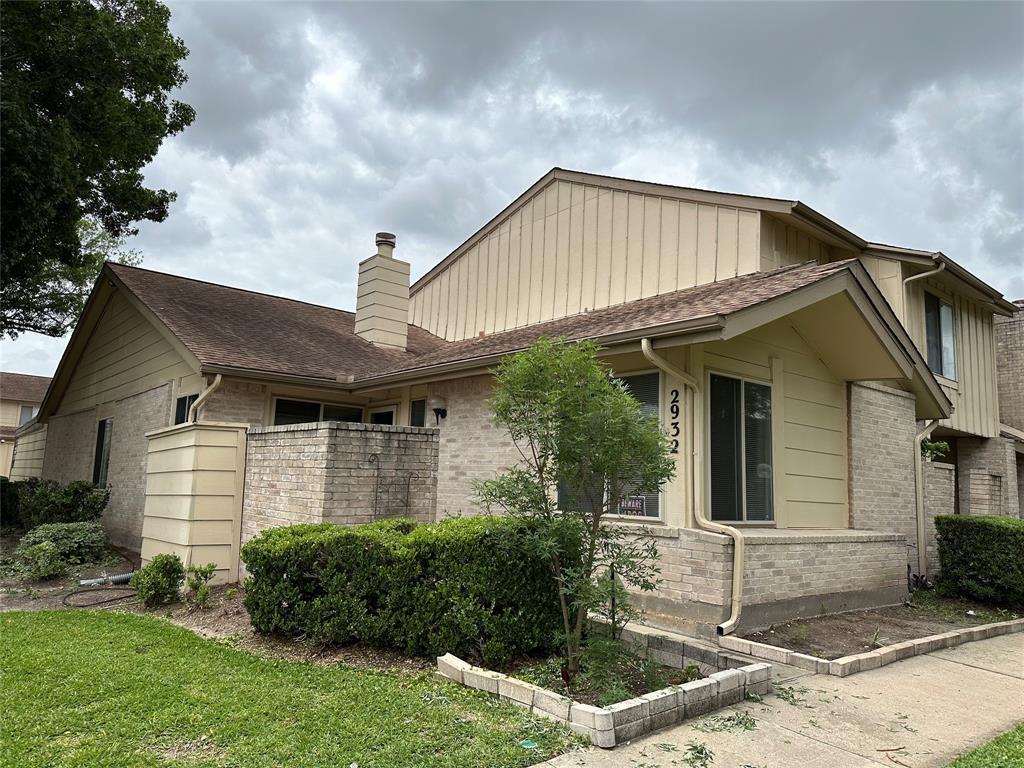 Primary Photo - 2932 Meadowgrass Ln
