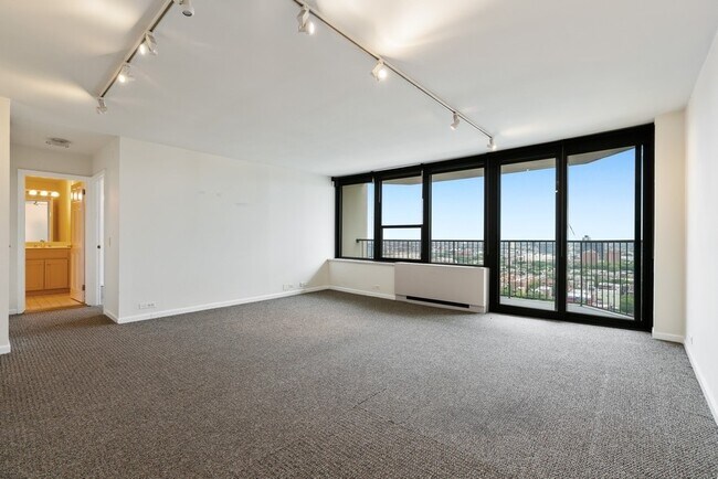 Building Photo - 1560 N Sandburg Terrace