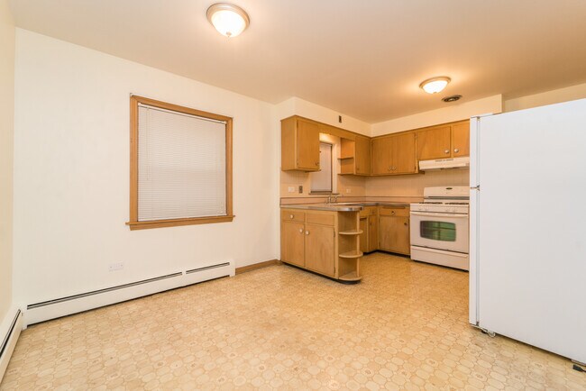 Building Photo - 4805 N Major Ave
