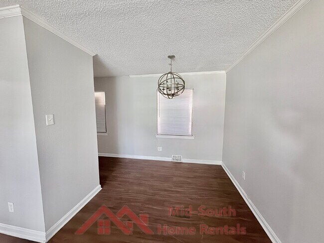 Foto del edificio - 2050 Sharon Ln