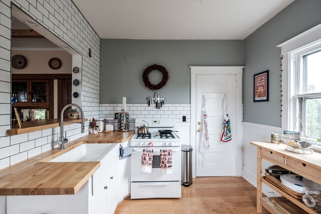 Building Photo - 2016 Selby Ave