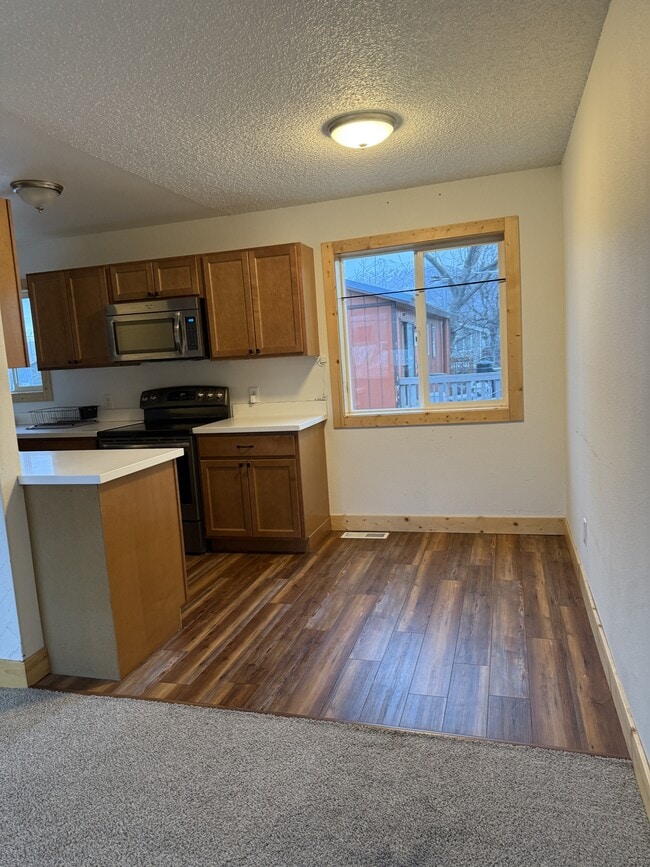 Building Photo - 427 N Gulkana St