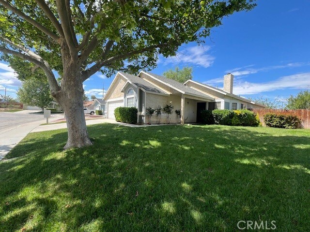 Foto principal - 42827 39th St W