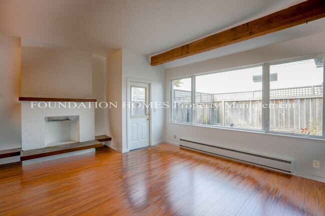 Foto del edificio - 2bed Townhouse Loft in Sycamore Park - FOU...