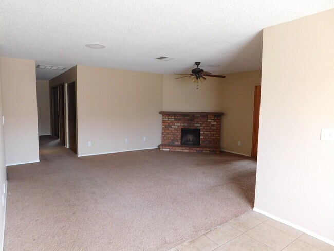 Foto del edificio - GREAT CHANDLER LOCATION!