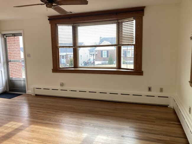 Foto del edificio - 705 Fallon Ave