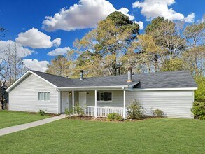 Building Photo - 158 VFW Dr