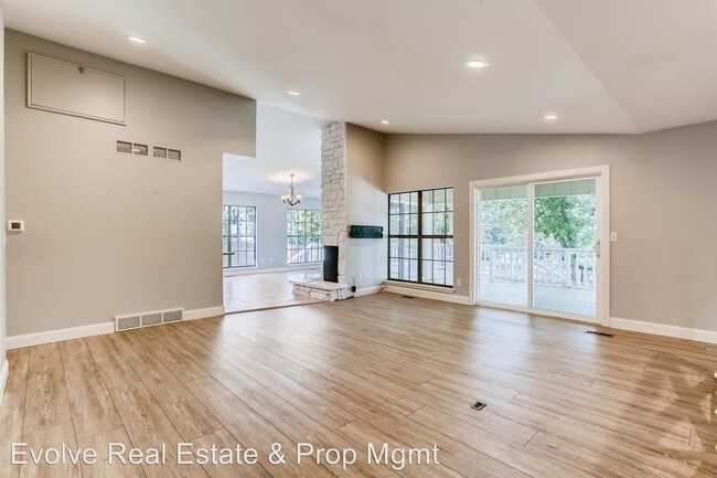 Building Photo - 4 br, 3 bath House - 963 Mountain View Dr