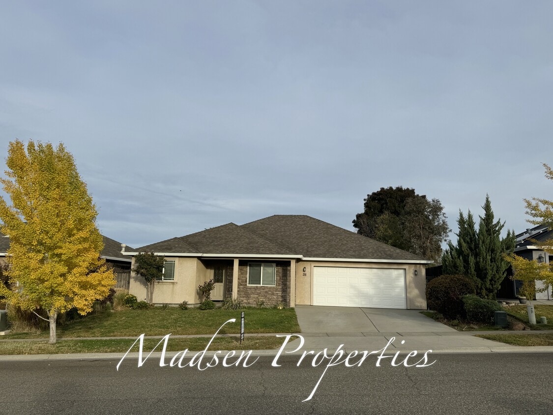 Primary Photo - 35 Avenida Brisa Ct