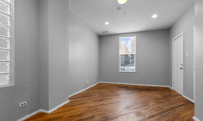 Building Photo - 2313 W Mclean-1