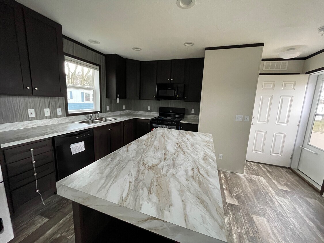 Foto del edificio - 39 Sparrow Hill Dr