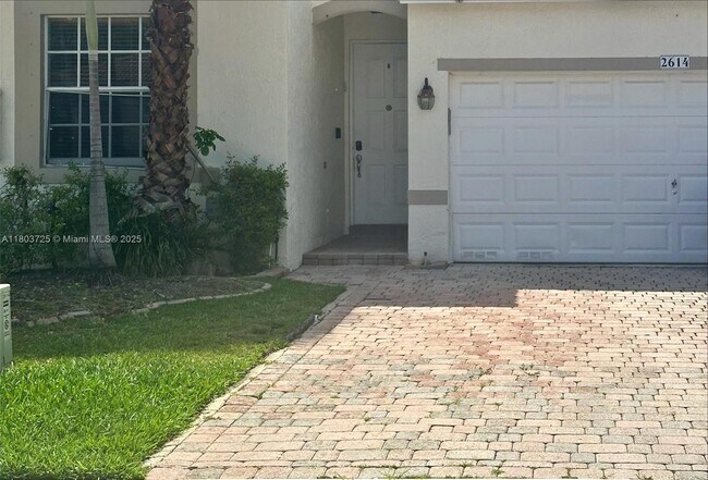 Building Photo - 2614 SW 188th Ave