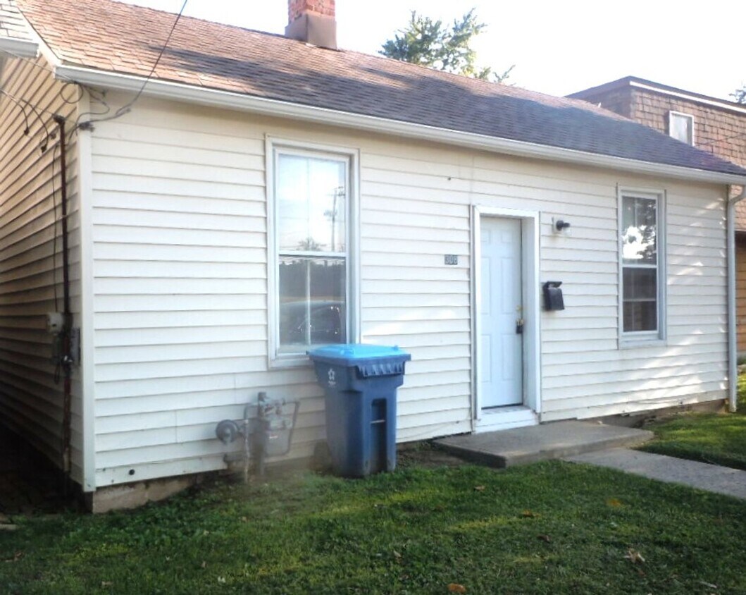 308 E Church St Unit 308, Collinsville, IL 62234 Room for Rent in