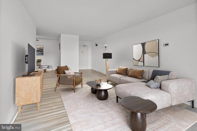 Foto del edificio - 5300 Holmes Ln