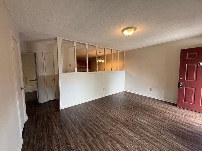 Building Photo - 605 Adelle St SW