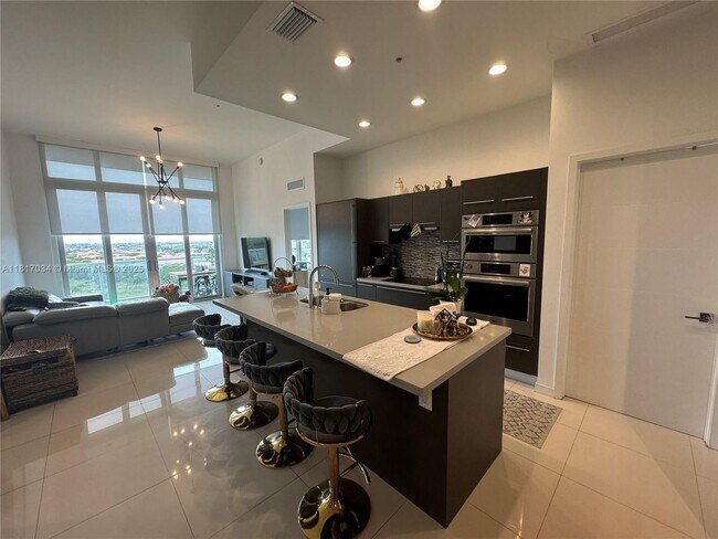 Foto del edificio - 7825 NW 107th Ave