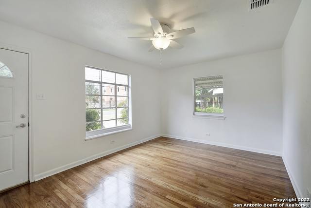 Foto del edificio - 725 E Myrtle St