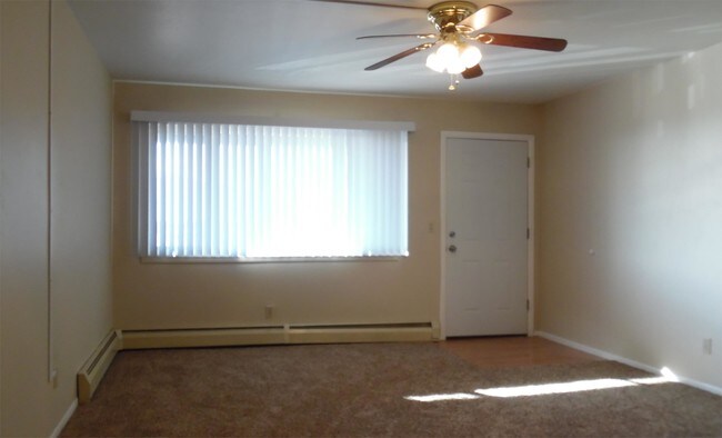 Building Photo - 1480 Hathaway Dr